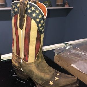Brand new cowboy boots - 8m - never worn :)